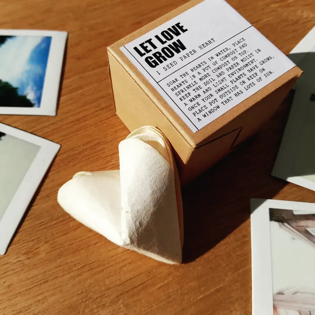 Wildflower seed paper 'Let love grow' single heart box